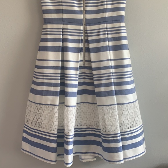 Vince Camuto EUC Stripes & Lace Flowy A-Line Dress with Pockets - Picture 5 of 10